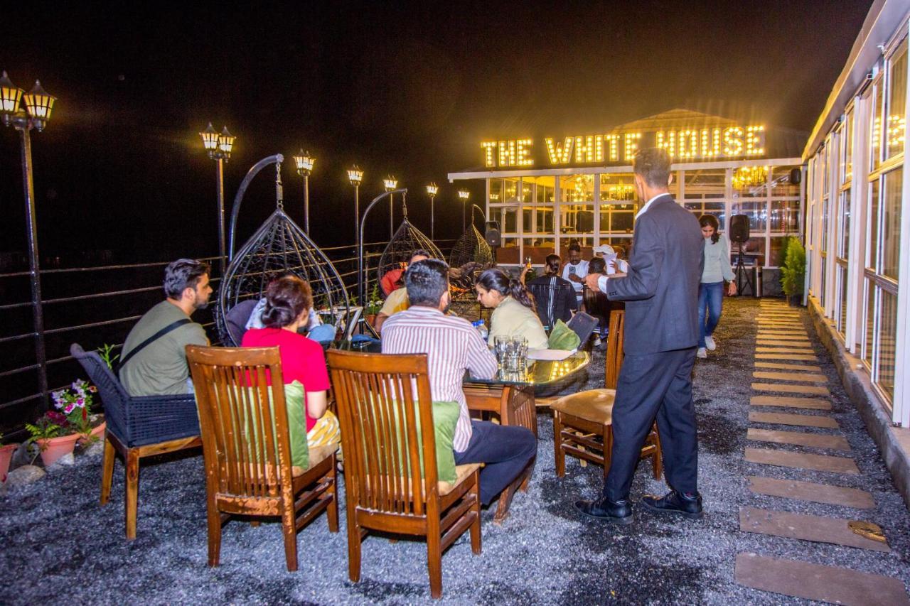 Paradise-The Whitehouse Cafe Manāli Exterior foto