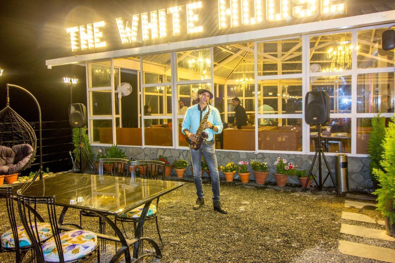 Paradise-The Whitehouse Cafe Manāli Exterior foto